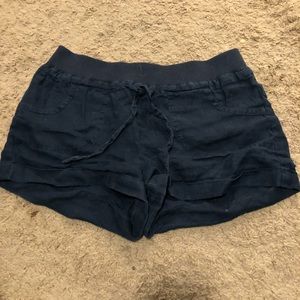 Comfortable drawstring lightweight shorts